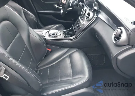 2015 Mercedes-Benz C 300 Sport 4Matic из США, поврежденный, VIN 55SWF4KB9FU003101